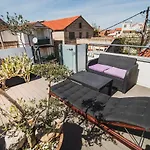 Downtown Luxury With Hot Tub Apartamento Vodice