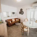 Downtown Luxury With Hot Tub *