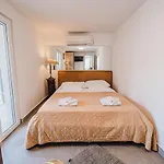 Downtown Luxury With Hot Tub * Vodice