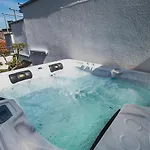 Apartamento Downtown Luxury With Hot Tub Vodice