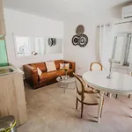 Downtown Luxury With Hot Tub *