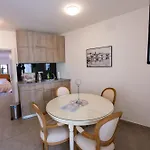 Downtown Luxury With Hot Tub * Vodice