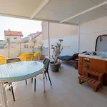 Apartman Downtown Luxury With Hot Tub