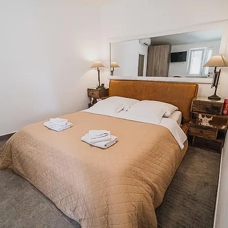 Downtown Luxury With Hot Tub Appartement Vodice