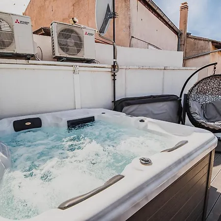 Downtown Luxury With Hot Tub Vodice