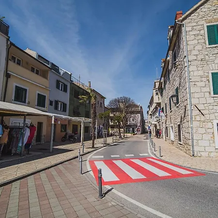 Apartment Downtown Luxury With Hot Tub Vodice