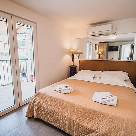 Downtown Luxury With Hot Tub Apartment Vodice