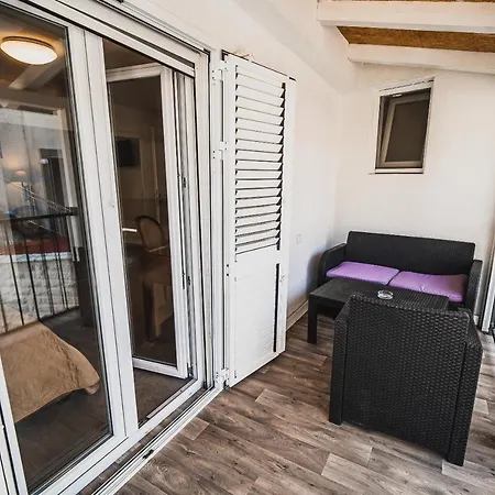 Downtown Luxury With Hot Tub * Vodice