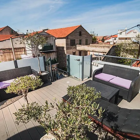 Downtown Luxury With Hot Tub *