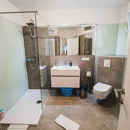 Downtown Luxury With Hot Tub * Vodice