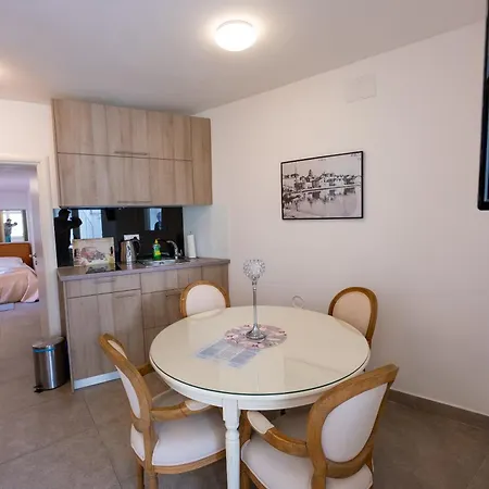 Downtown Luxury With Hot Tub * Vodice