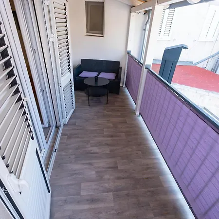 Downtown Luxury With Hot Tub Lägenhet *