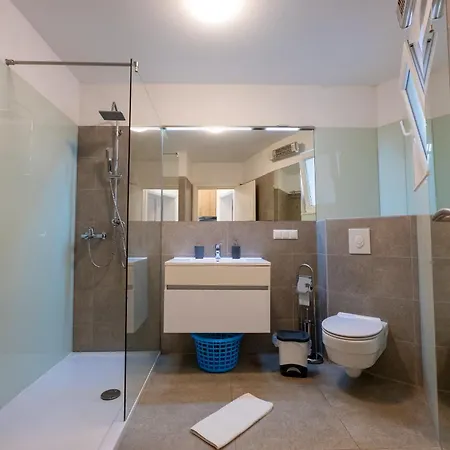 Lägenhet Downtown Luxury With Hot Tub Vodice