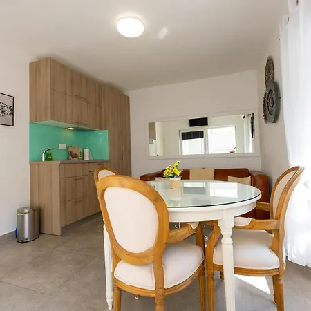 Downtown Luxury With Hot Tub * Vodice