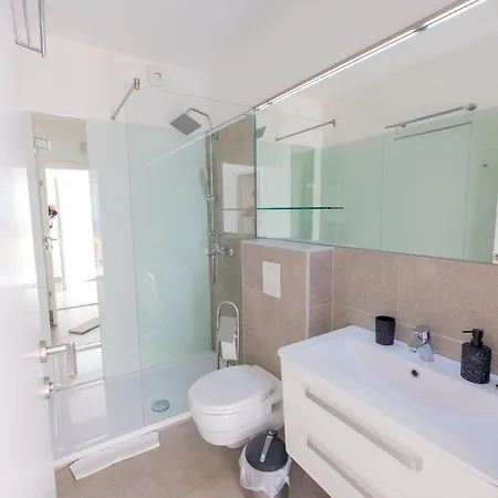 Lägenhet Downtown Luxury With Hot Tub Vodice
