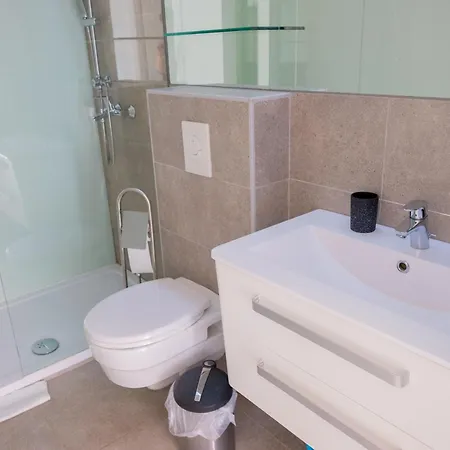 Downtown Luxury With Hot Tub Lägenhet Vodice