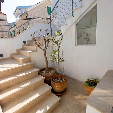 Downtown Luxury With Hot Tub Vodice