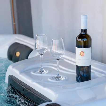 Downtown Luxury With Hot Tub *
