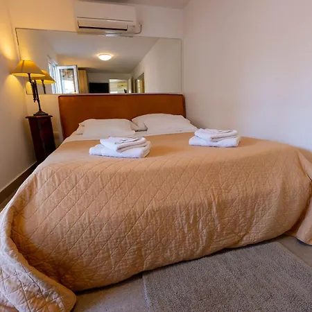 Downtown Luxury With Hot Tub Lägenhet Vodice
