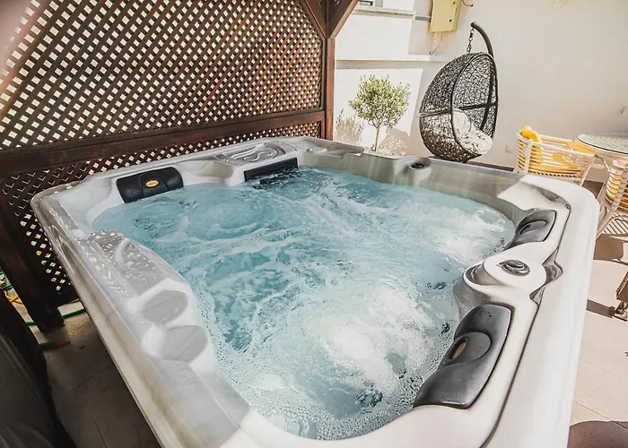 Downtown Luxury With Hot Tub Vodice