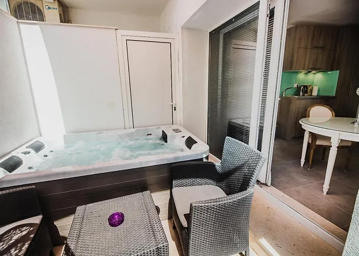 Lejlighed Downtown Luxury With Hot Tub *