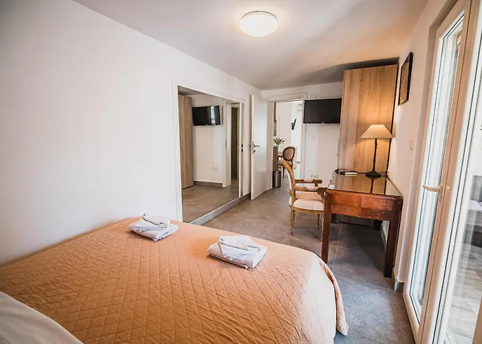 Apartment Downtown Luxury With Hot Tub Vodice