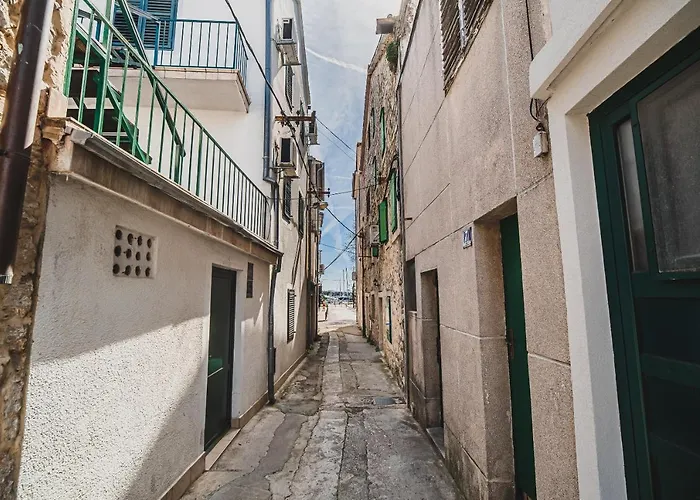 Downtown Luxury With Hot Tub Apartament *