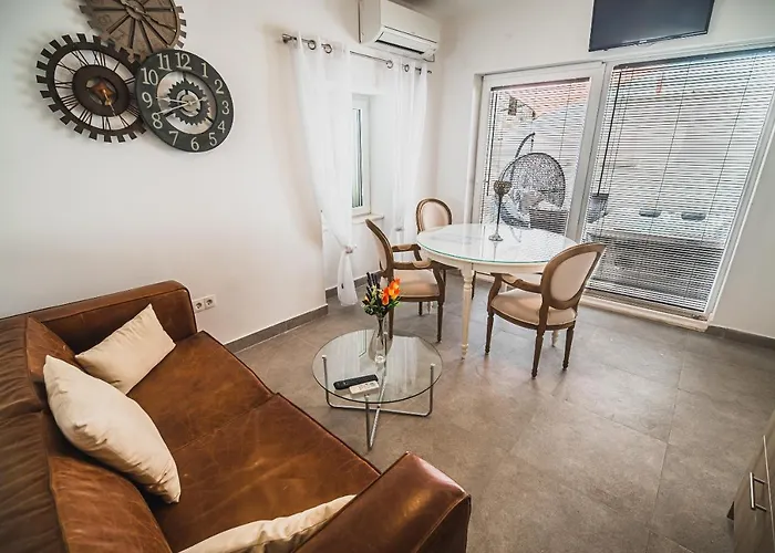 Apartment Downtown Luxury With Hot Tub