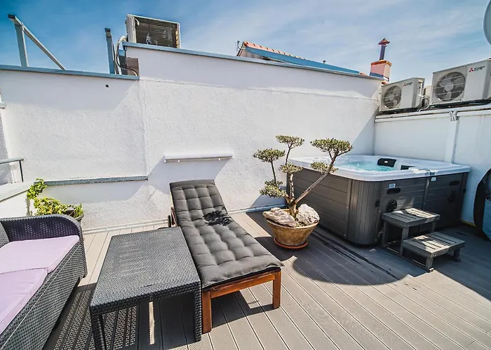 Downtown Luxury With Hot Tub Apartment Vodice