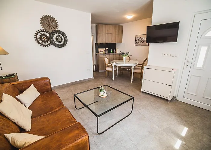 Downtown Luxury With Hot Tub * Vodice