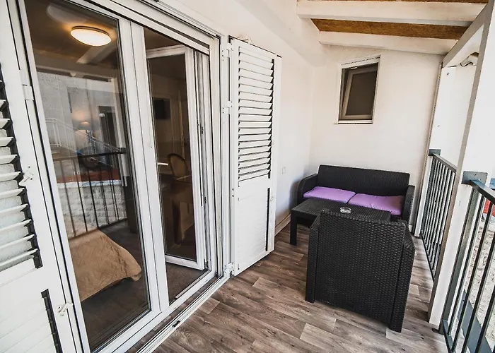 Downtown Luxury With Hot Tub * Vodice