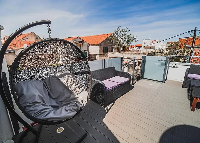 Downtown Luxury With Hot Tub Apartament