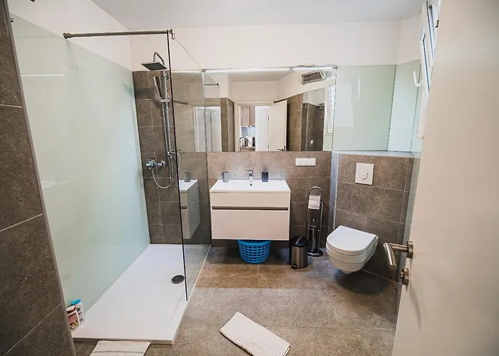 Downtown Luxury With Hot Tub * Vodice