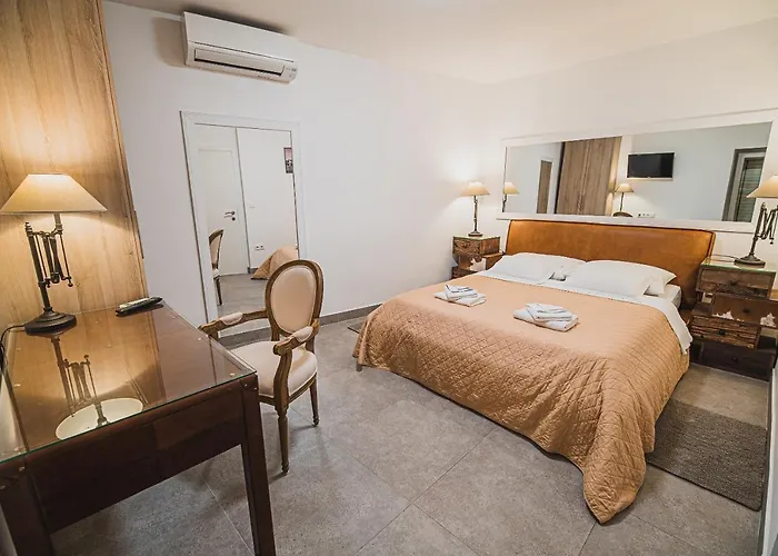 Downtown Luxury With Hot Tub Apartament *