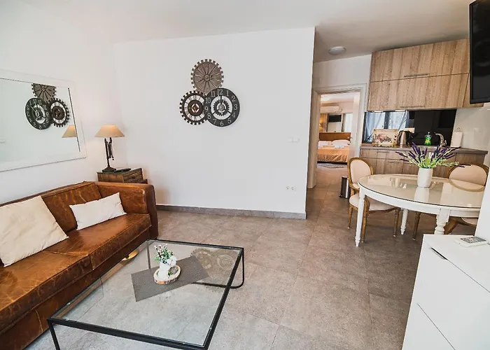 Downtown Luxury With Hot Tub Apartment *