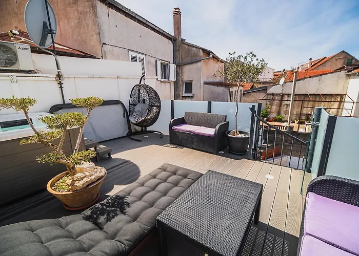 Downtown Luxury With Hot Tub Apartament Vodice