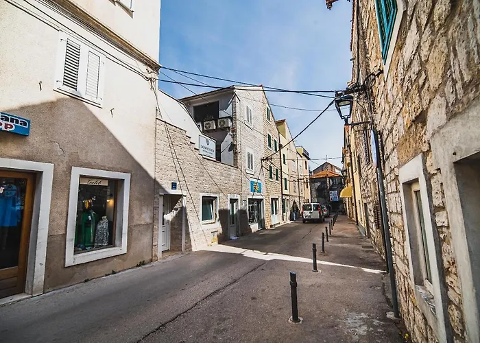 Apartment Downtown Luxury With Hot Tub Vodice